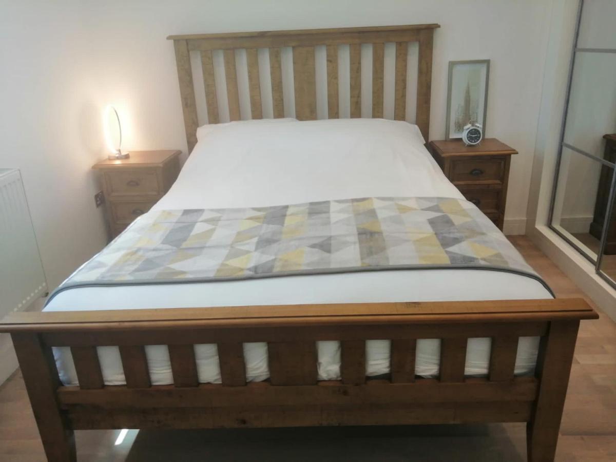 Apartment No 8 - Stay In Style In The Heart Of The Cathedral City. Truro Buitenkant foto