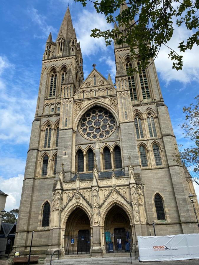 Apartment No 8 - Stay In Style In The Heart Of The Cathedral City. Truro Buitenkant foto