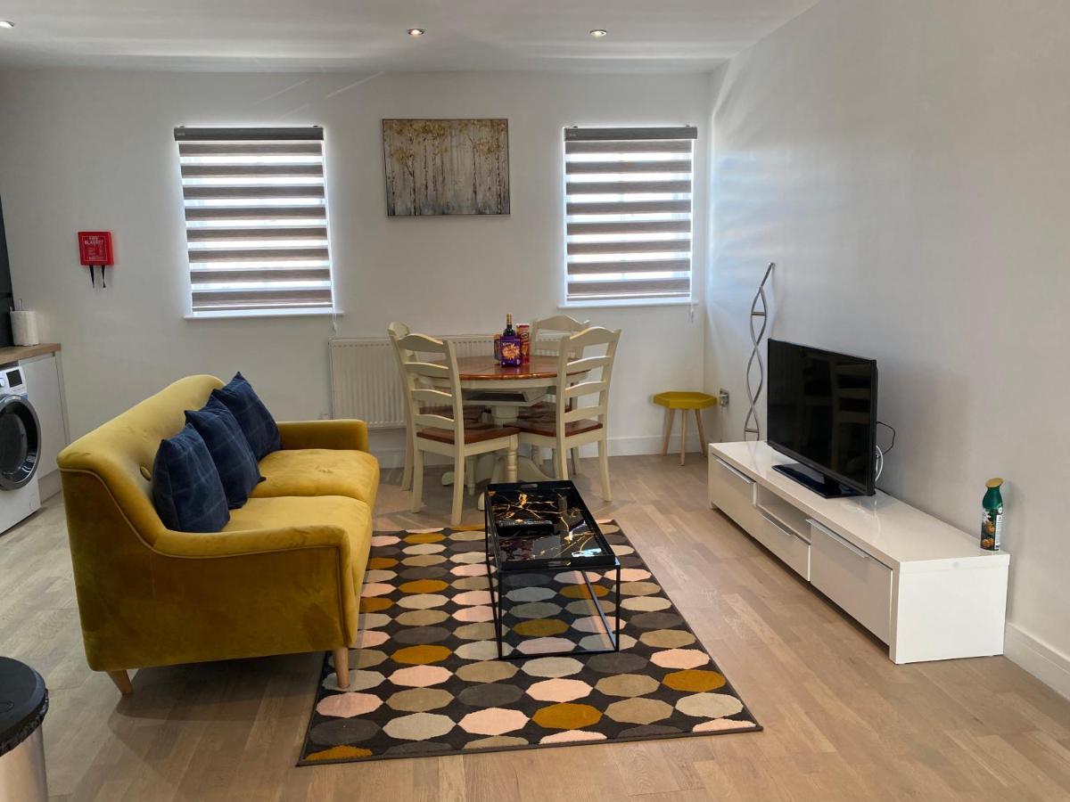Apartment No 8 - Stay In Style In The Heart Of The Cathedral City. Truro Buitenkant foto