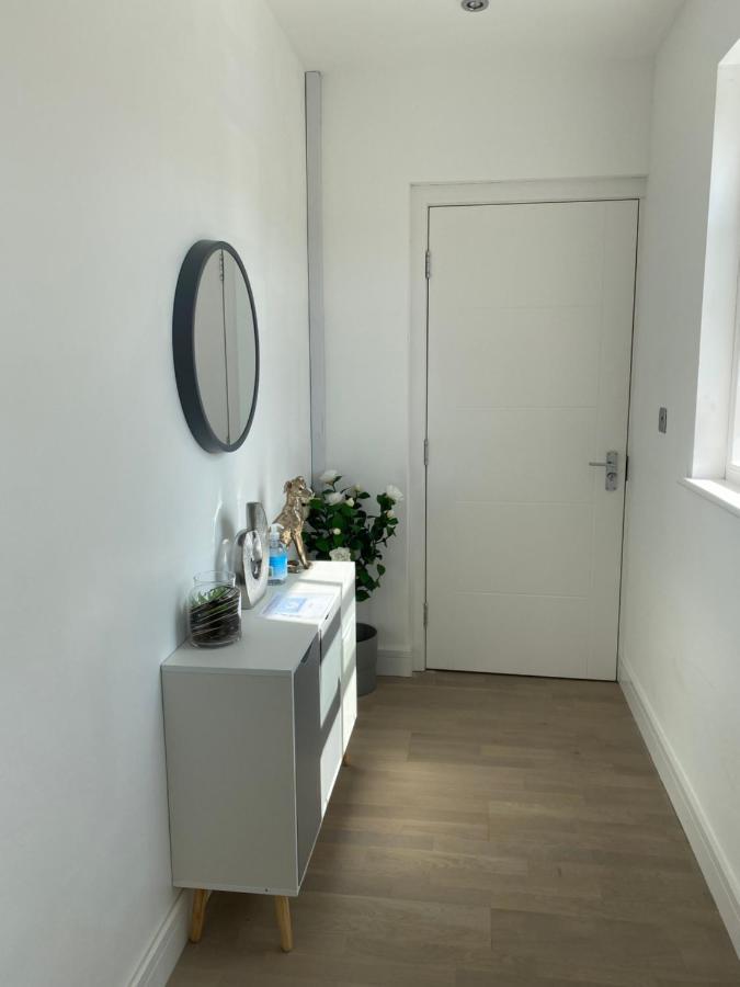 Apartment No 8 - Stay In Style In The Heart Of The Cathedral City. Truro Buitenkant foto